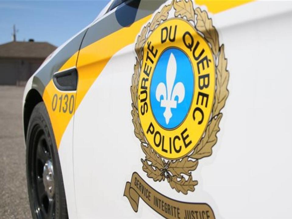 The Sûreté du Québec's internal investigators have charged a 54-year-old former police officer who allegedly shared confidential information with suspects in a 2016 organized crime investigation in the Outaouais. (Luc Lavigne/Radio-Canada - image credit)