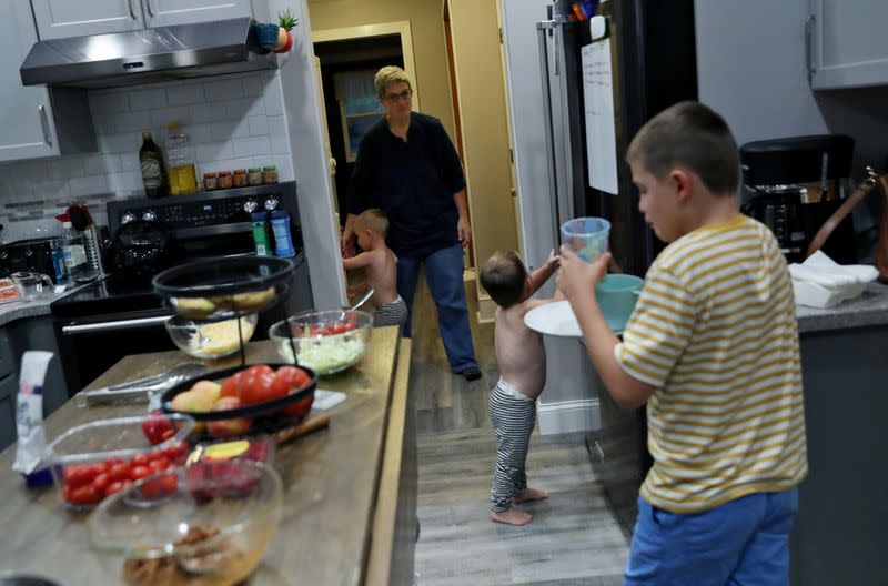 A couple with six children waiting for unemployment