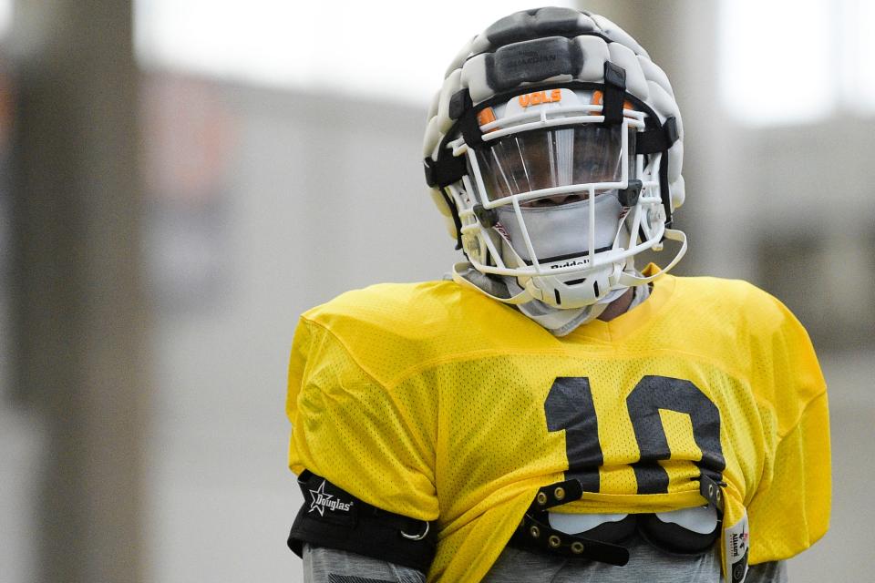 Tennessee linebacker Juwan Mitchell (10) during Tennessee football spring practice at Haslam Field in Knoxville, Tenn. on Tuesday, April 5, 2022.