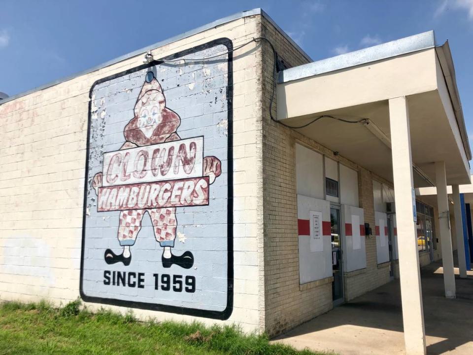 Clown Burger moved to Stanley Keller Road in 1985 from the original East Belknap Street location.