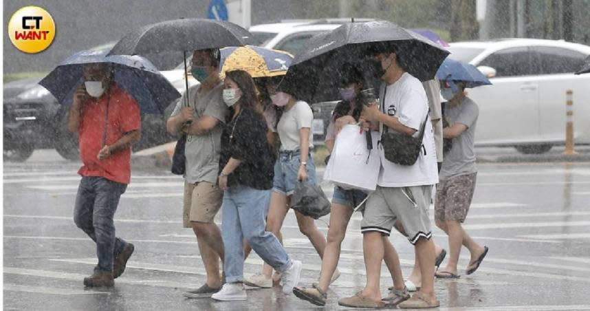 北台灣3縣市發布大雨特報。（示意圖／黃耀徵攝影）