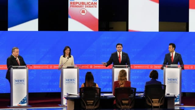 Republican presidential candidates participate in debate.