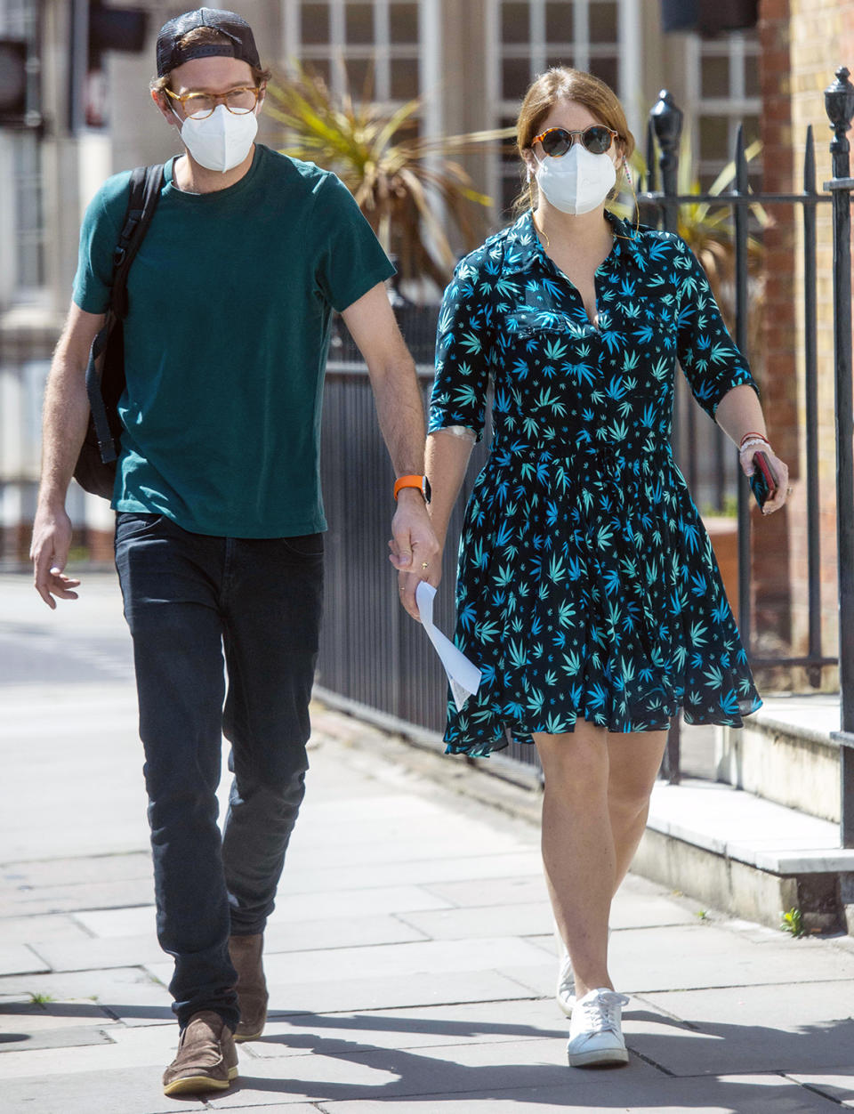 <p>Princess Eugenie and husband Jack Brooksbank go out in London on Tuesday wearing masks and coordinating summery looks.</p>