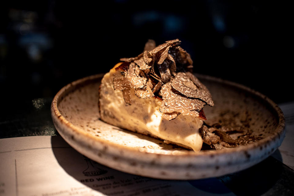 Burnt Cheesecake (PHOTO: Zat Astha/Yahoo Lifestyle SEA)