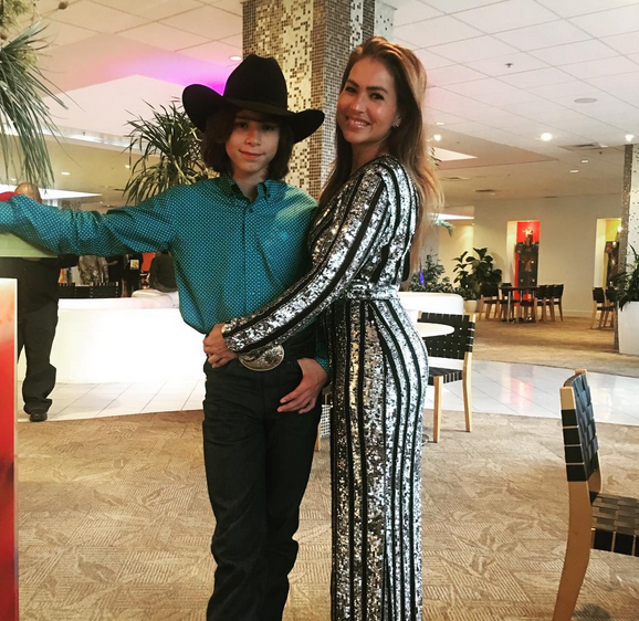 Maru y Pani Navaira en Los Tejano Music Awards.
