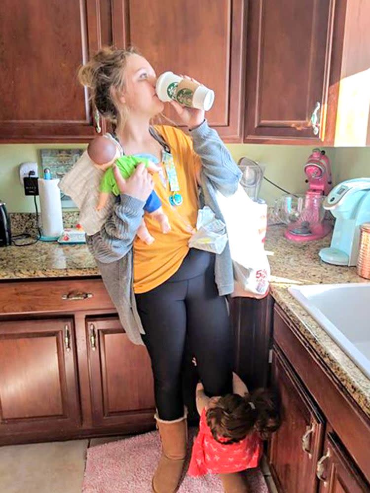 This 13-Year-Old Went as a 'Tired Mom' for Halloween