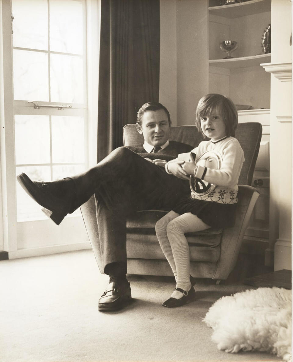 Bruce McLaren with daughter Amanda at the Muriwai House, Walton on Thames_UK_in 1969.jpg