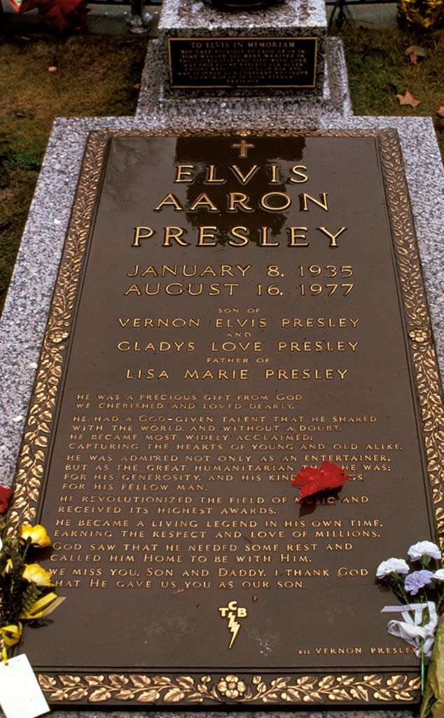 Elvis Presley, Gravestone