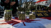 Pop-up pot stalls causing concern in Vancouver