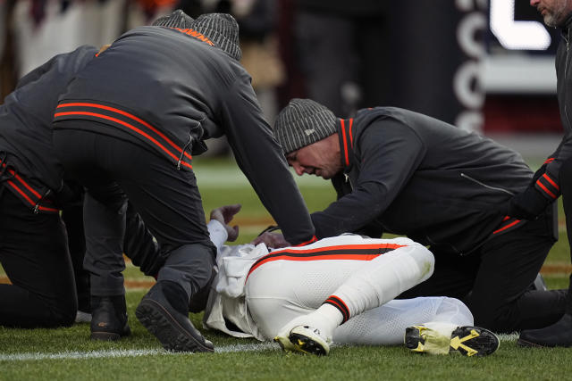 Browns QB Dorian Thompson-Robinson evaluated for head injury after hit vs.  Broncos