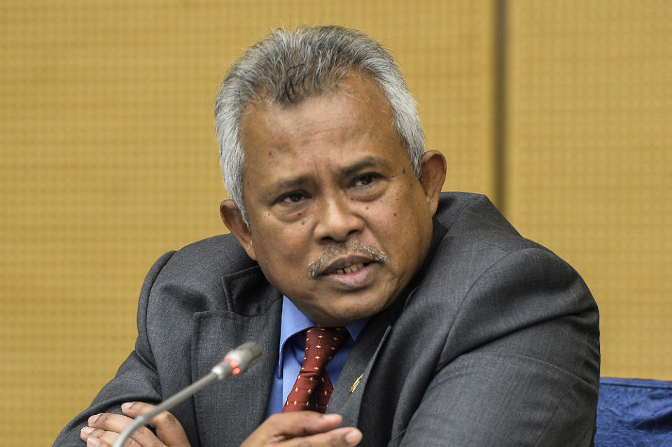 Bank Rakyat CEO Datuk Rosman Mohamed observed that some borrowers appear to be taking a ‘wait-and-see’ approach. — Picture by Miera Zulyana