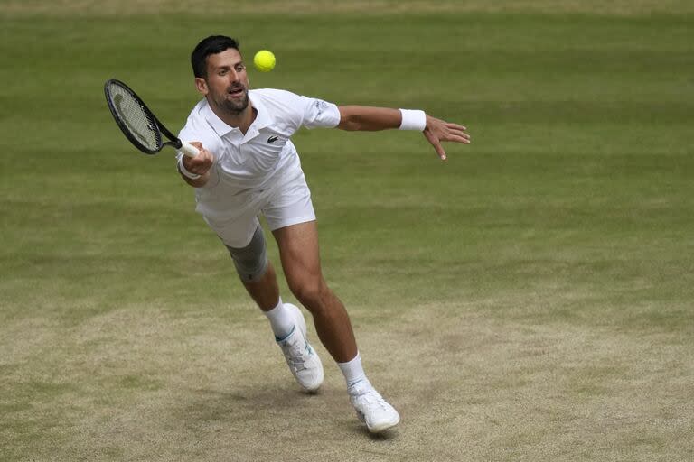 Novak Djokovic devuelve ante la presión de Alcaraz