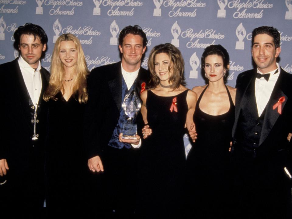 Matt LeBlanc, Lisa Kudrow, Matthew Perry, Jennifer Aniston, Courteney Cox, and David Schwimmer at the 1995 People's Choice Awards.