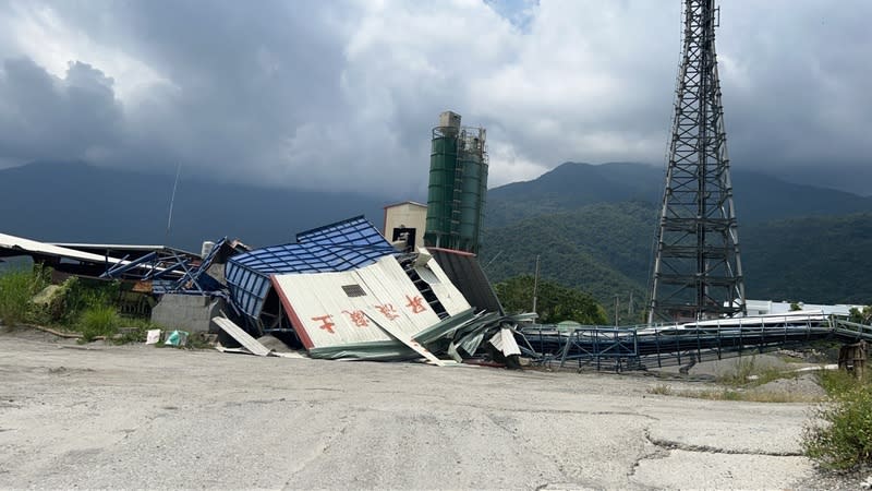 台東地震，砂石場損失慘重，半導體、面板產業僅有部分機台需要重啟，受影響有限。圖／中央社提供