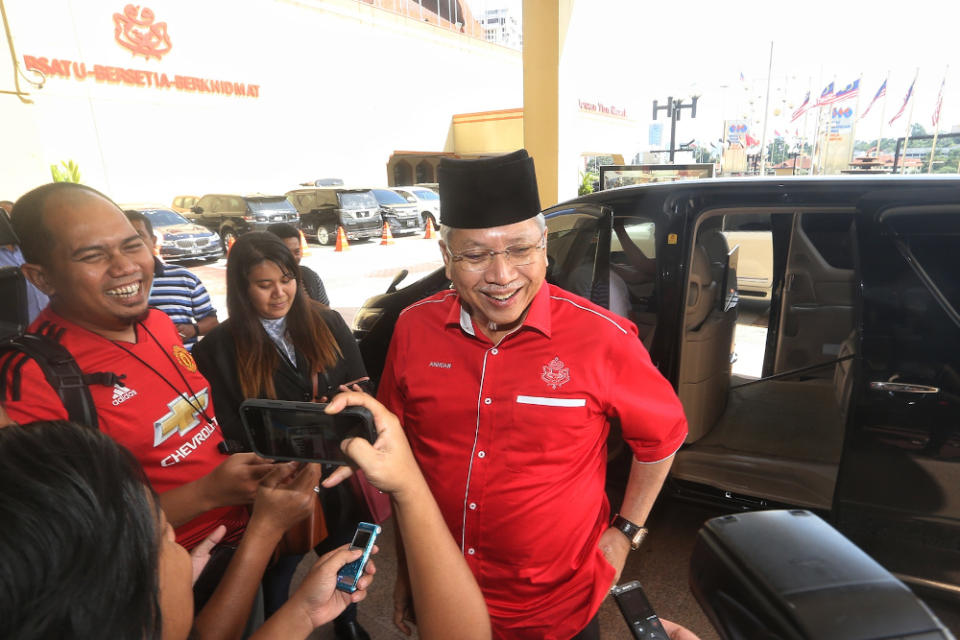 Umno secretary-general Tan Sri Annuar Musa arrives at Menara Dato’ Onn, Kuala Lumpur February 23, 2020. — Picture by Choo Choy May