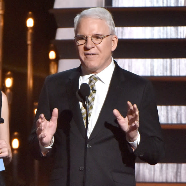 Revela Steve Martin cómo ser padre a los 67 años fue lo mejor para él credit:Bang Showbiz