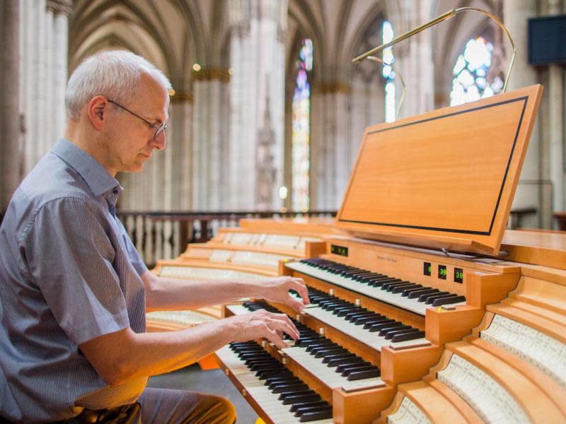 Organist Winfried Bönig im Dom in Köln Foto: Rolf Vennenbernd