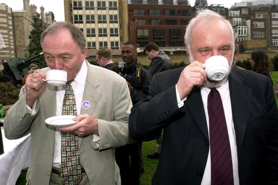 The then London Mayoral candidates Frank Dobson (right) and Ken Livingstone (PA Wire/PA Images)