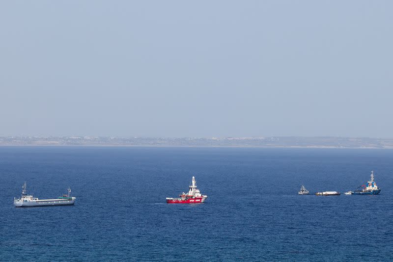 Vessels depart with humanitarian aid for Gaza, from Larnaca