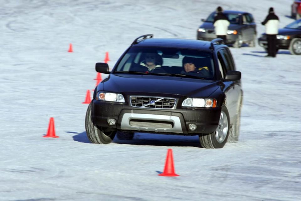 volvo v50 icyroad2.jpg