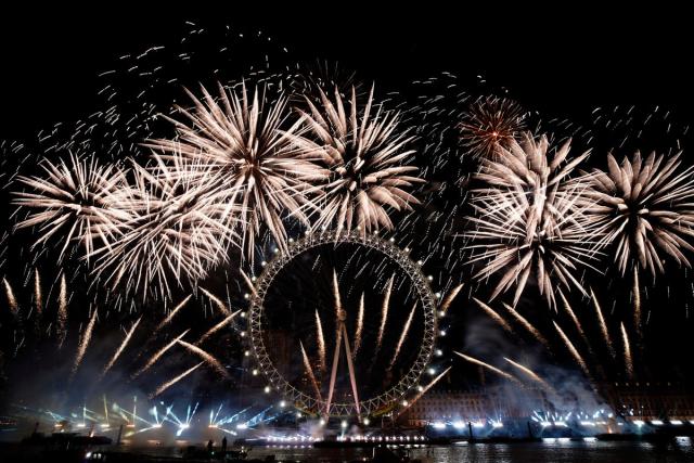 New Year's Eve latest: Happy New Year! UK rings in 2024 with fireworks  spectacular, World News