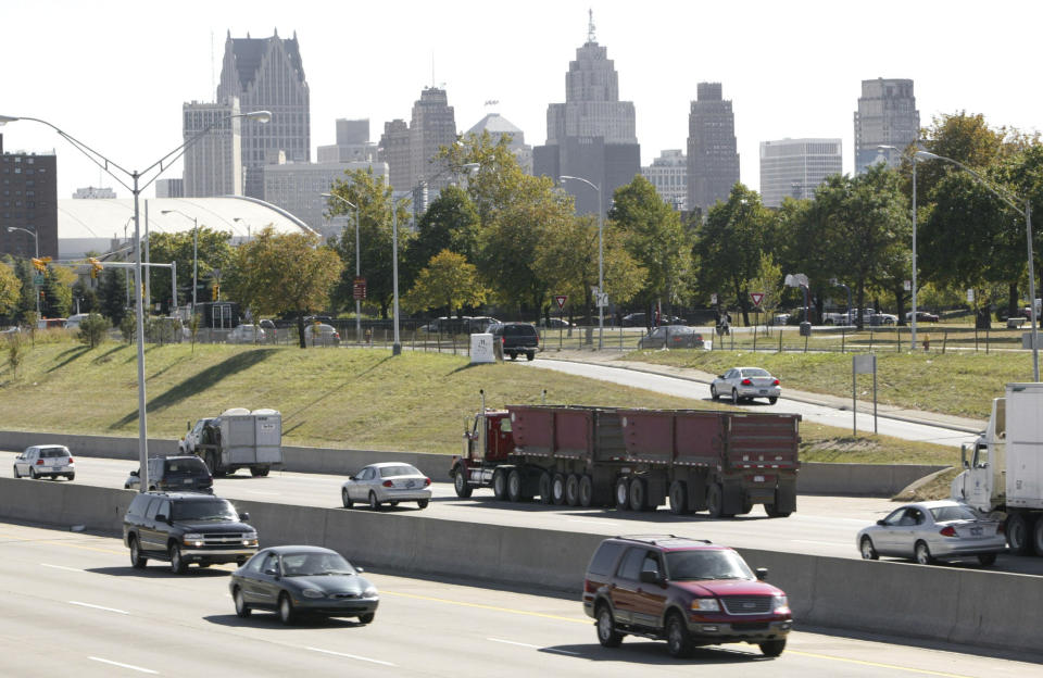 Traffic flows on I-375 near downtown Detroit