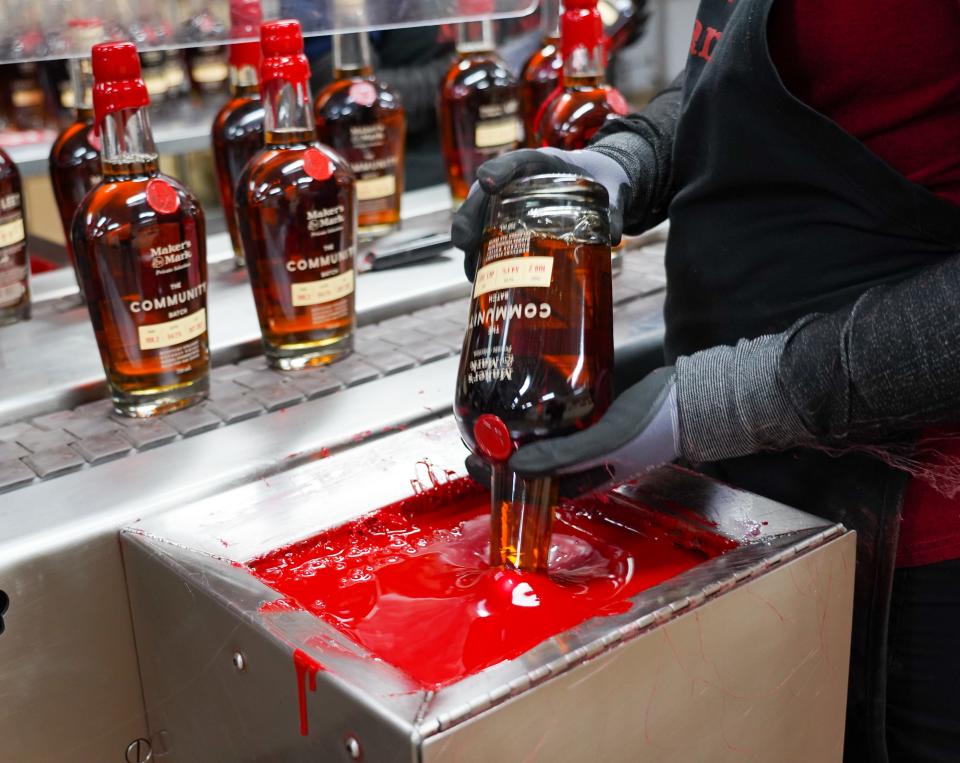 The LEE Initiative, in partnership with Maker’s Mark Bourbon, has releases its second-annual limited-edition “CommUNITY Batch,” a special release bourbon created by blending Maker’s Mark Private Selection barrels from over 40 whisky clubs from across the United States and one in the United Kingdom.