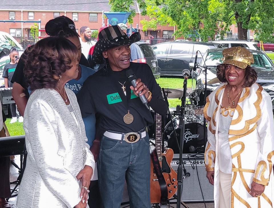 Carlos DeFord Bailey with DeFord Bailey's daughters Christine Bailey Craig and Dezoral Bailey Thomas at street renaming ceremony