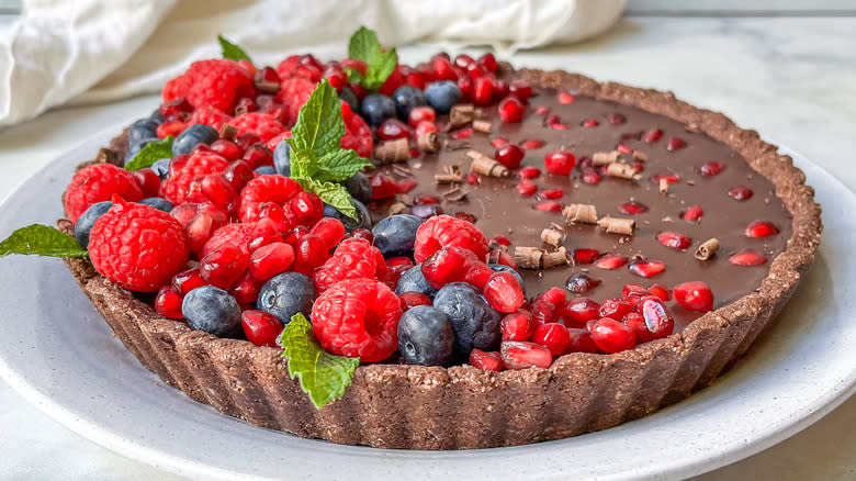 Chocolate tart with fruit