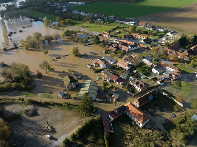 Tempête Barbara. Vents violents et pluies fortes jusqu'à mercredi, 12  départements en orange