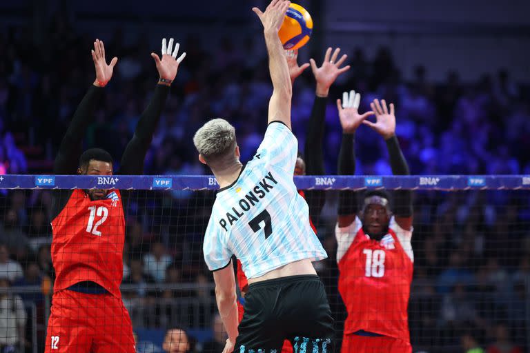 La selección argentina de vóleibol jugó dos amistosos en la previa a su debut en la VNL 2023 y ambos fueron contra Cuba