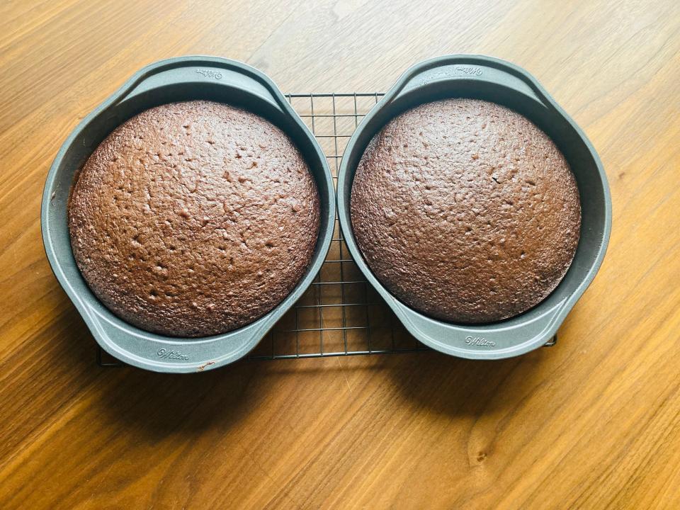 pillsbury cake in two pans