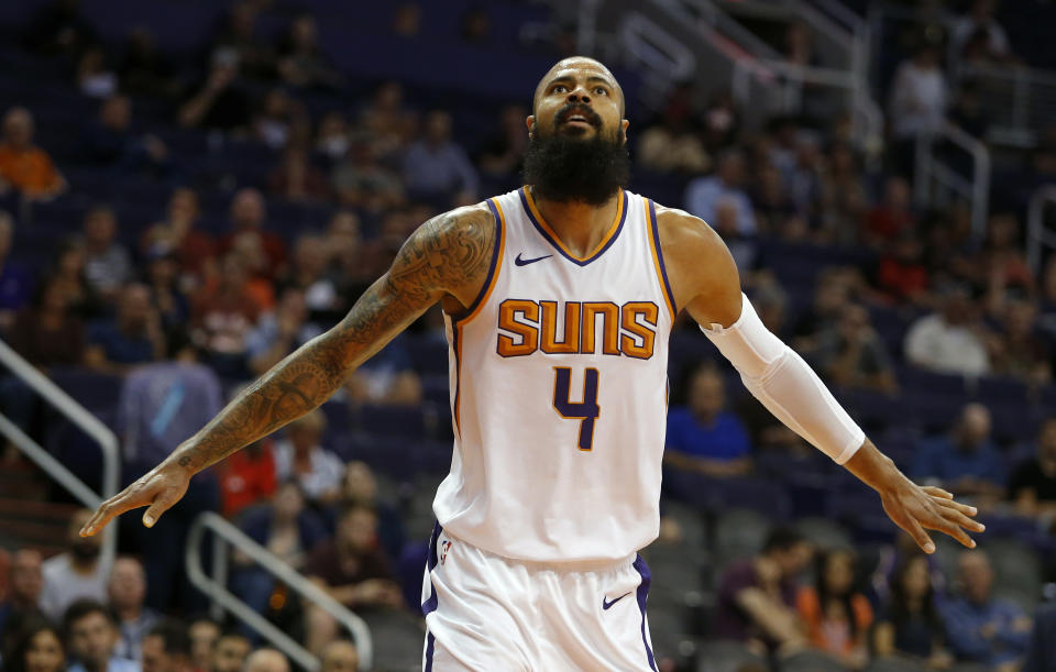 Tyson Chandler officially signed with the Los Angeles Lakers on Tuesday after clearing waivers. (AP Photo/Rick Scuteri)