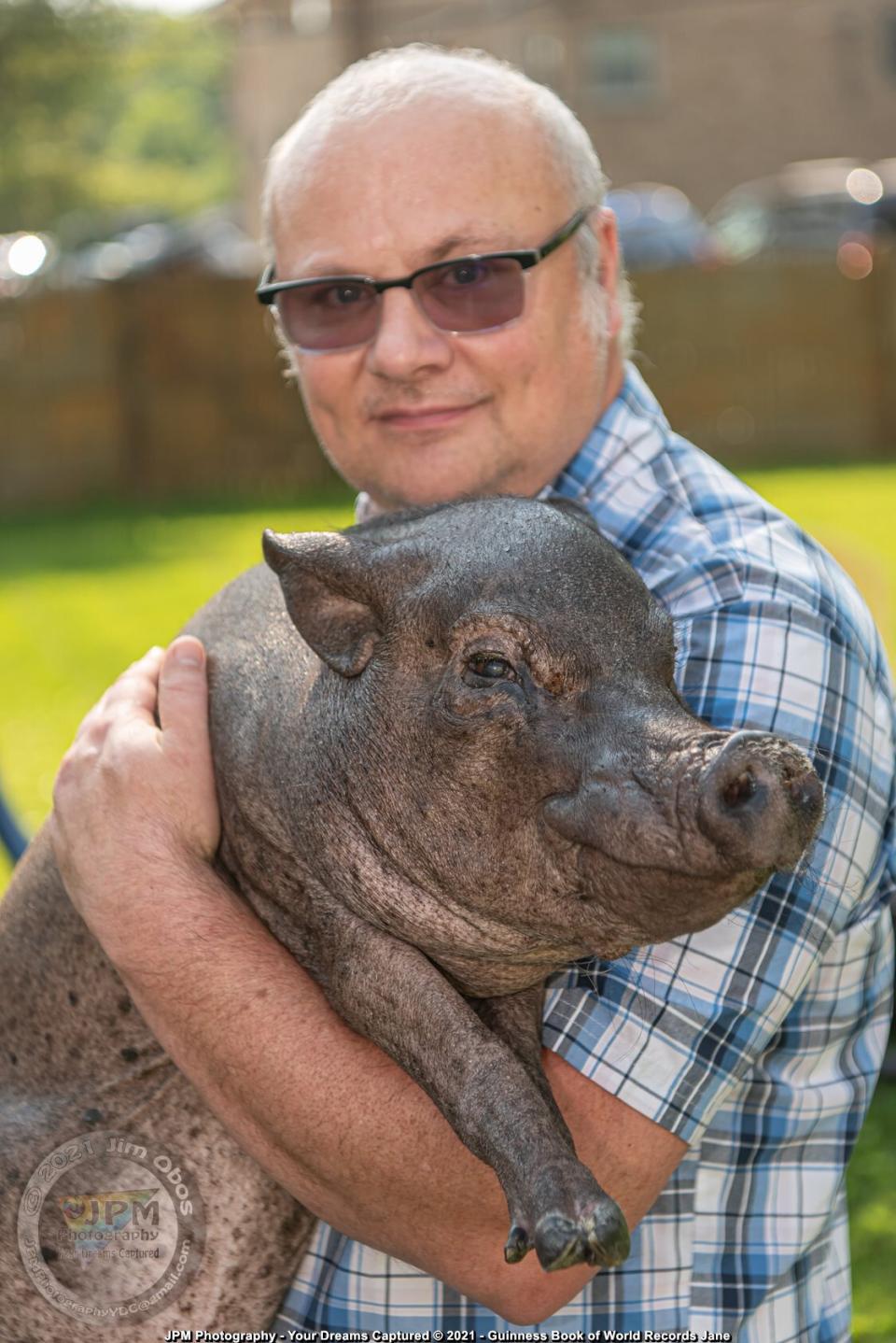 Baby Jane - The Oldest Pig to Ever Be Kept in Captivity Dies at 23