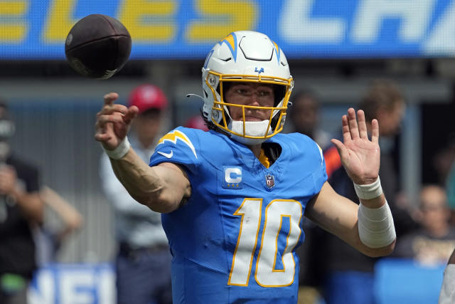 Hill, Tagovailoa too much for Chargers as Dolphins open with 36-34