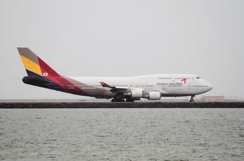An Asiana Airlines Boeing 747-400 taxis at San Francisco International Airport, San Francisco