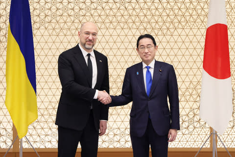 岸田文雄首相（右）とデニス・シュミハル首相（左）は、ウクライナ再建を進めることで合意した。  （写真提供：内閣広報室）