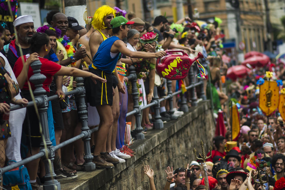 Blocos de Carnaval de rua est&#xe3;o cancelados na maioria das capitais. Foto: Bruna Prado/Getty Images.