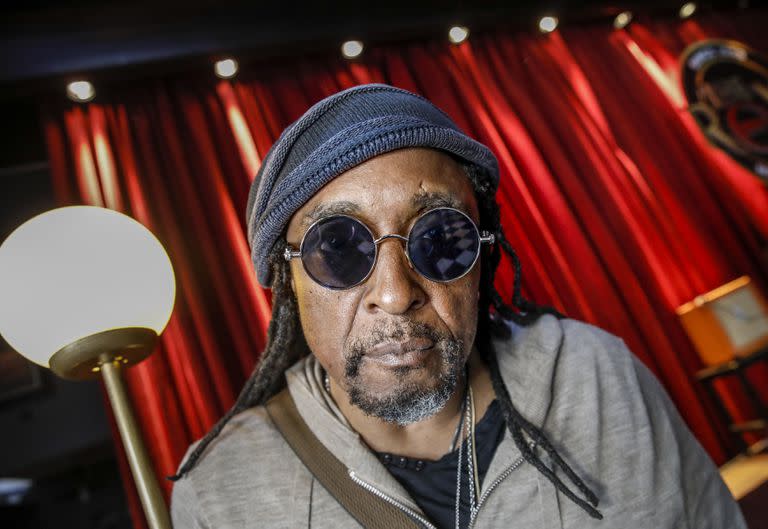 Bernard Fowler está de vuelta en Buenos Aires para completar su proyecto de un documental y un disco sobre las raíces negras del tango