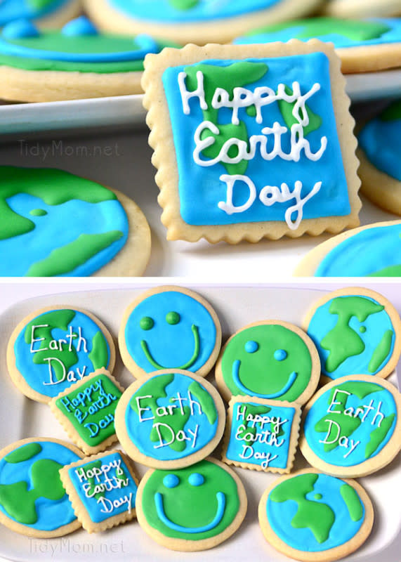 <p>Tidy Mom</p><p>These cute Earth Day Cookies will make anyone smile!</p><p>Directions <a href="http://tidymom.net/2012/earth-day-cookies/" rel="nofollow noopener" target="_blank" data-ylk="slk:HERE;elm:context_link;itc:0;sec:content-canvas" class="link rapid-noclick-resp">HERE</a></p>