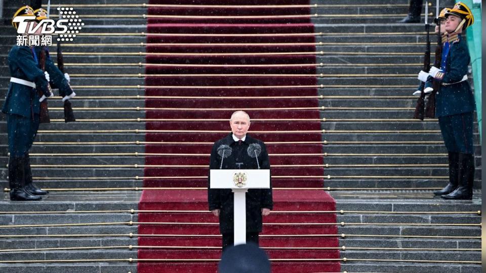 （俄羅斯總統普欽7日宣誓就職。圖／AP）