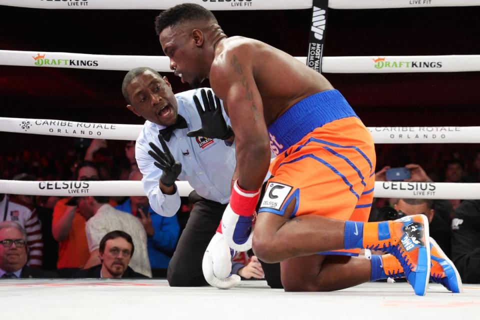 Andre August did not lay a glove on Jake Paul before being brutally knocked out (USA TODAY Sports via Reuters Con)