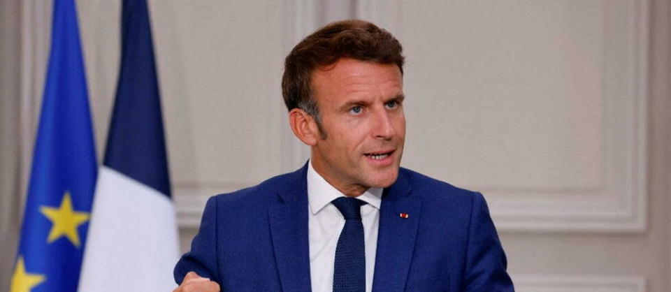Emmanuel Macron dit ne pas vouloir lâcher la réforme des retraites, alors que la trajectoire budgétaire du quinquennat sera difficile à tenir tant la crise énergétique est vive.&nbsp;  - Credit:LUDOVIC MARIN / POOL / AFP