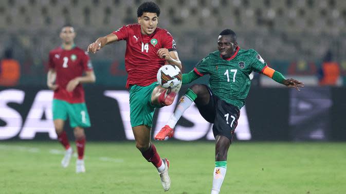 Maroko menjadi tim terbaru yang lolos ke perempatfinal Piala Afrika 2021 usai mengalahkan Malawi di Ahmadou Ahidjo Stadium, Yaounde, Kamerun, Rabu (26/1/2022) dini hari WIB. (AFP/Kenzo Tribouillard)