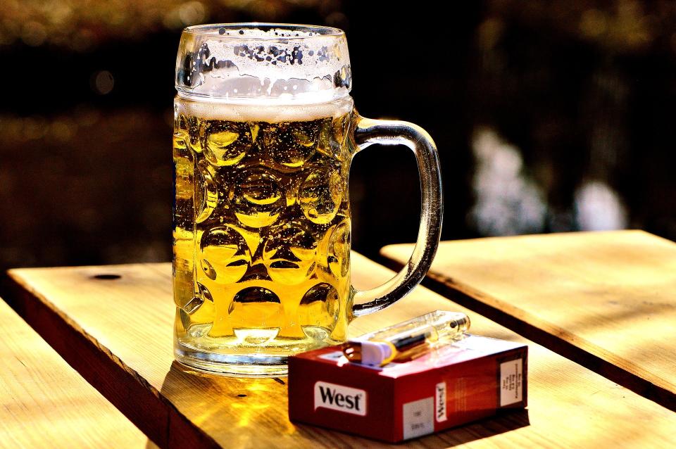 Smoking and alcohol can increase your risk of colorectal cancer. (Photo: Pixabay)