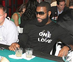 Braylon Edwards attended a charity event on Monday evening in New York. He was arrested for DWI early Tuesday morning