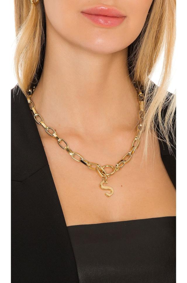 The Easiest Way to Elevate Any 'Fit? Add a Cute Gold Chain Necklace