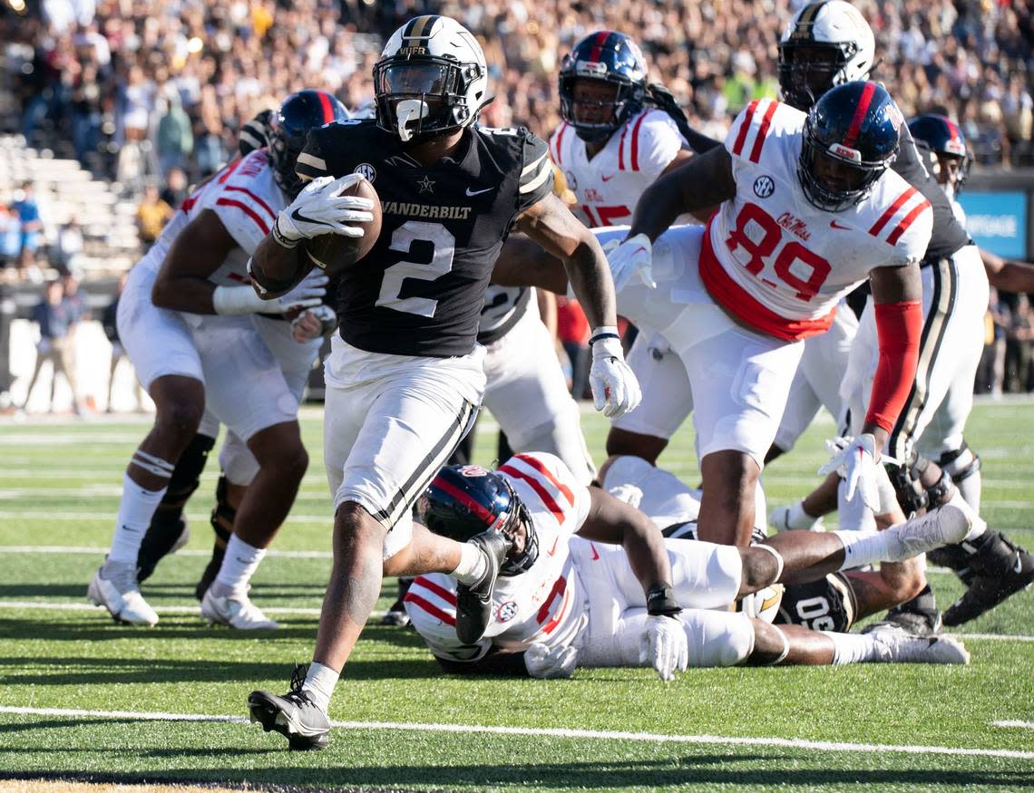 Vanderbilt running back Ray Davis (2) has run for 731 yards and four touchdowns while averaging 4.9 yards a carry in 2022. A transfer from Temple, Davis has also caught 22 passes for 142 yards and three TDs.