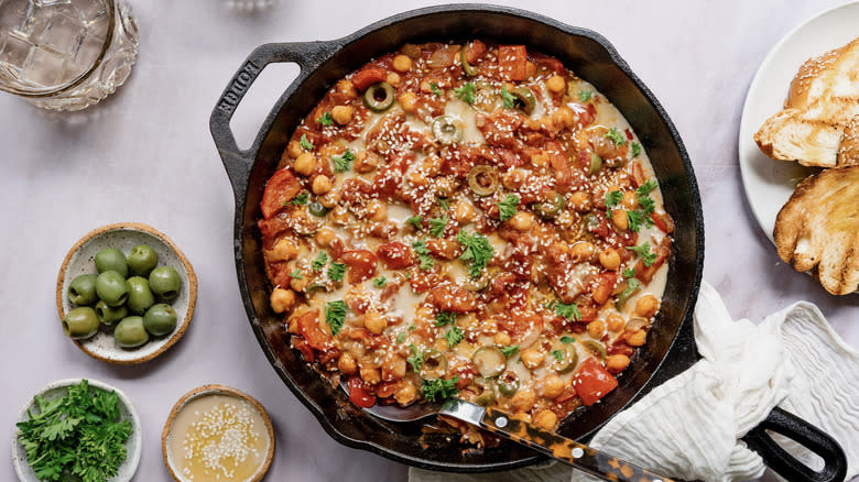 braised chickpea shakshuka