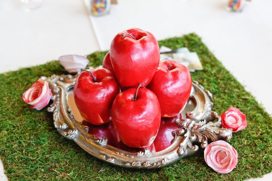 Otro de los más originales fue el de Blanca Nieves, con las manzanas envenenadas y sobre el espejo de la madrastra.